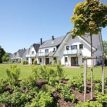Strandnahe Rex Rugia: Balkon & Ahoi Erlebnisbad Apartment Lobbe