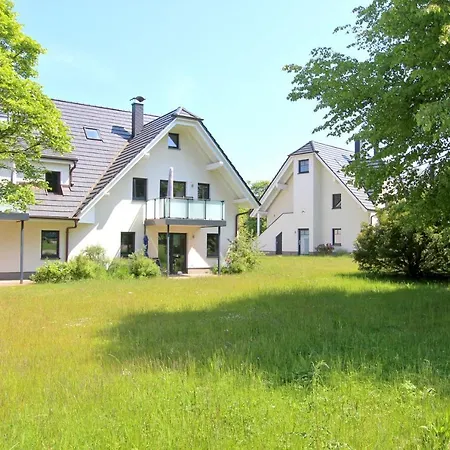Strandnahe Rex Rugia: Balkon & Ahoi Erlebnisbad * Lobbe