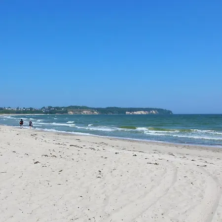 Strandnahe Rex Rugia: Balkon & Ahoi Erlebnisbad Apartment Lobbe
