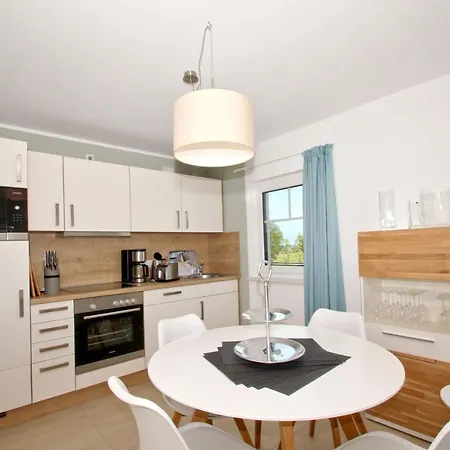 Strandnahe Rex Rugia: Balkon & Ahoi Erlebnisbad Apartment *