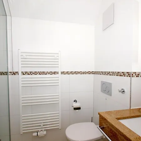 Rex Rugia 10-7 Mit Gratis Sauna- Und Schwimmbadnutzung Im Ahoi Sellin