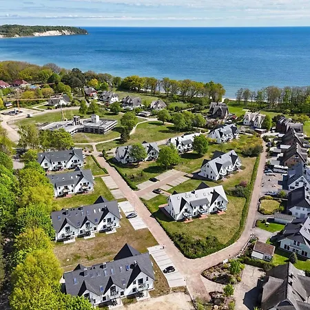 Strandnahe Rex Rugia: Balkon & Ahoi Erlebnisbad Lobbe